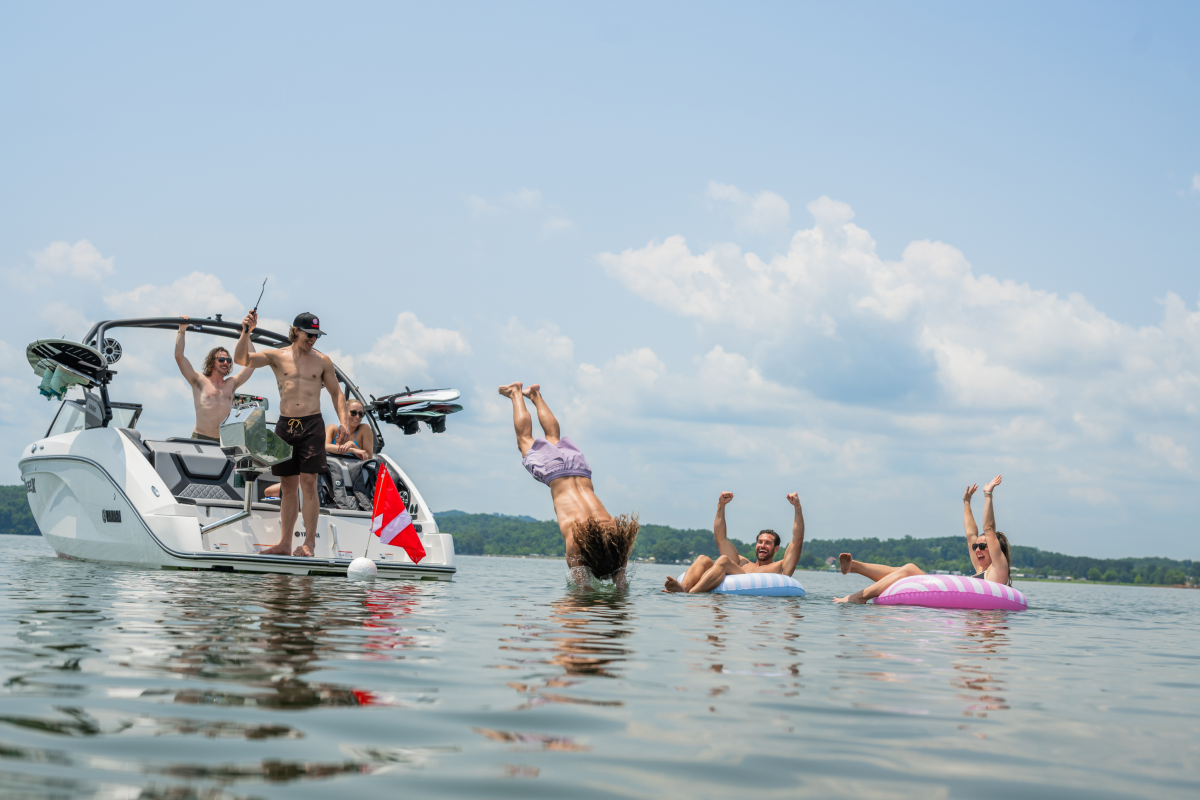 Boats Yamaha Advantage S CURVE 2.png