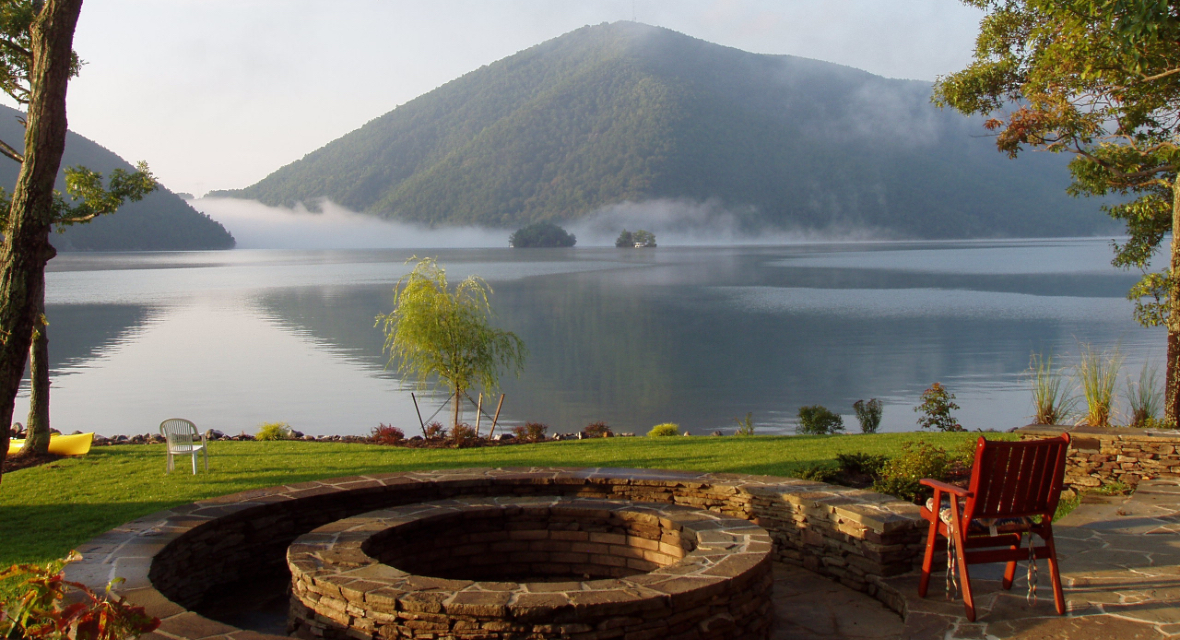 Smith Mountain Lake