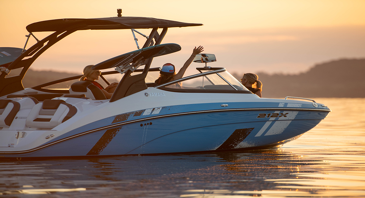 yamaha boats 2021 boating magazine boat buyers guide reviews the 255xd
